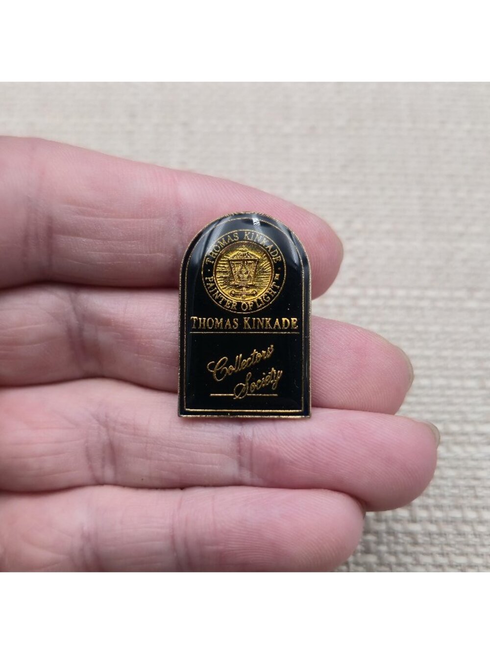 Thomas Kinkade Collectors Society Painter of Light Lantern Lapel Pin A8685